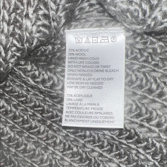 Chic Gray Knit Sweater - Picture 3 of 3